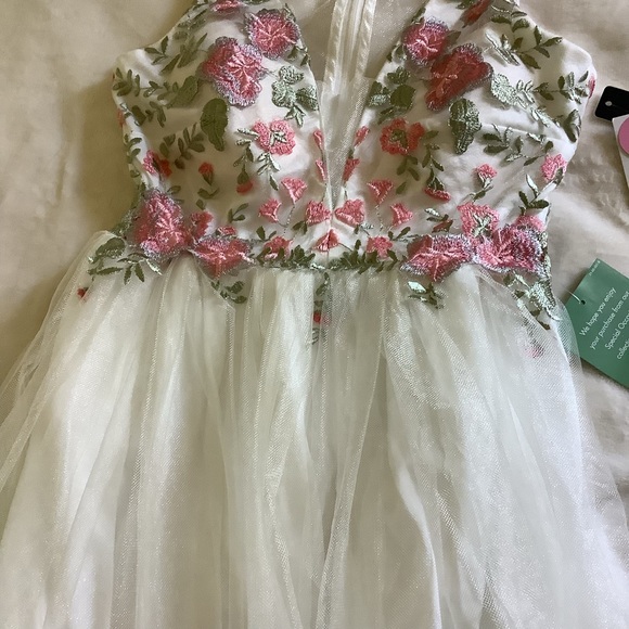 NEW White Floral Formal Gown - Picture 10 of 10
